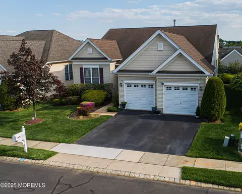 51 Turnberry Dr, Monroe, NJ 08831