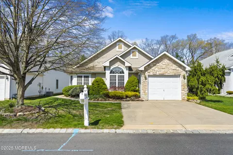 12 Rye Ct, Jackson, NJ 08527