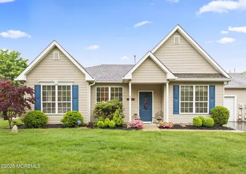 3 Deerchase Ln, Lakewood, NJ 08701
