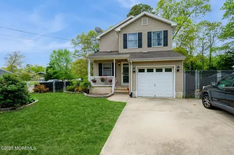 311 Station Dr, Forked River, NJ 08731