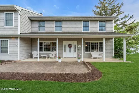 385 Marc Dr, Toms River, NJ 08753