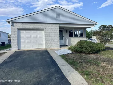 1 Coborca Way, Toms River, NJ 08757