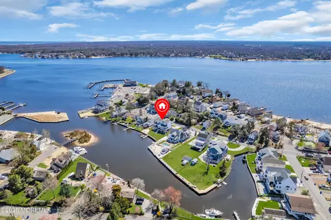 1417 Holmes Ave, Toms River, NJ 08753