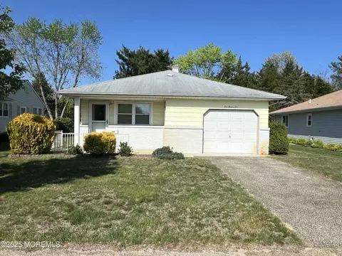 186 Charlotteville Dr S, Toms River, NJ 08757