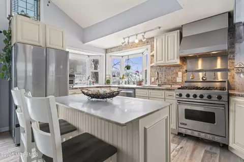 81 Bay View Dr, Brick, NJ 08723