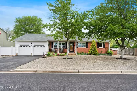 2207 Riviera Pkwy, Point Pleasant, NJ 08742