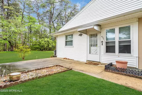 63 Kennedy Dr #D, Whiting, NJ 08759