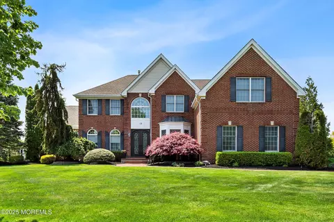 19 Gallant Fox Rd, Tinton Falls, NJ 07724