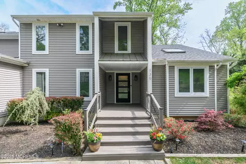 130 Willow Grove Dr, Lincroft, NJ 07738
