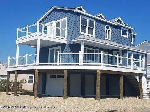 71 Sheridan St, Waretown, NJ 08758