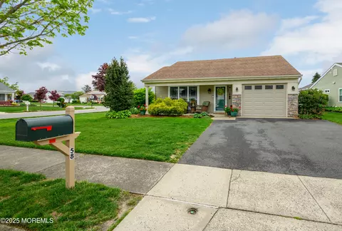 58 Normanton Ave, Manchester, NJ 08759