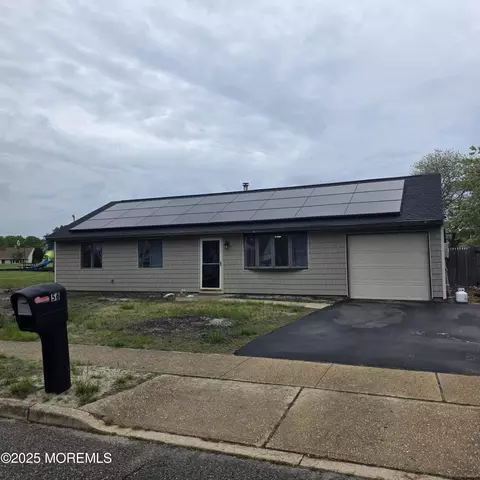 56 Georgetown Blvd, Barnegat, NJ 08005