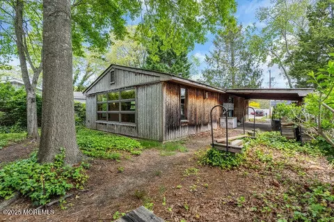 Exterior - 305 Nautilus Blvd, Forked River, NJ 08731 photo 3 of 7