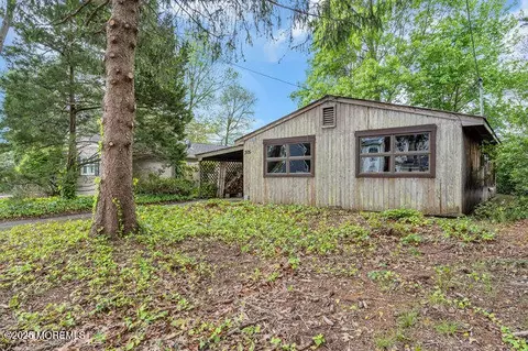 Exterior - 305 Nautilus Blvd, Forked River, NJ 08731 photo 7 of 7