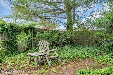 Exterior - 305 Nautilus Blvd, Forked River, NJ 08731 photo 4 of 7