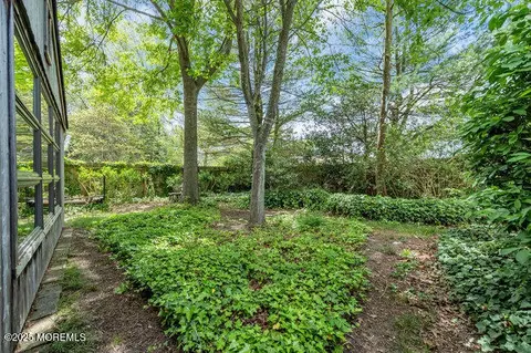 Exterior - 305 Nautilus Blvd, Forked River, NJ 08731 photo 5 of 7