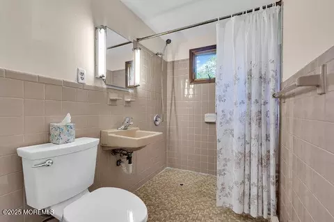 Bath - 305 Nautilus Blvd, Forked River, NJ 08731 photo 1 of 1