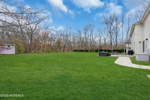 Exterior - 17 Danielle Ct, Jackson, NJ 08527 photo 6 of 10