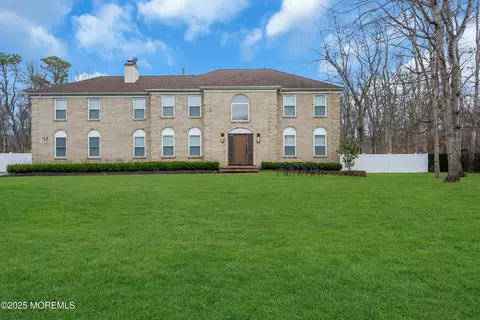 Exterior - 17 Danielle Ct, Jackson, NJ 08527 photo 2 of 10