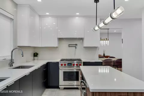 Kitchen - 17 Danielle Ct, Jackson, NJ 08527 photo 6 of 10