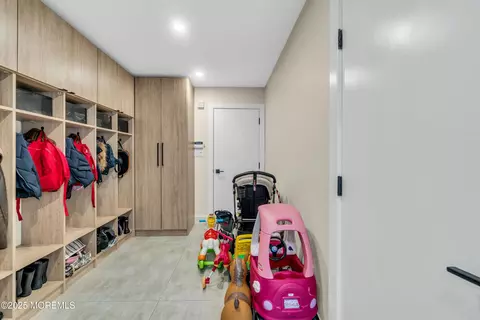 Entry Way - 17 Danielle Ct, Jackson, NJ 08527 photo 11 of 12