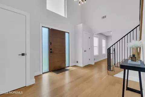 Entry Way - 17 Danielle Ct, Jackson, NJ 08527 photo 2 of 12