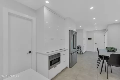 Kitchen - 17 Danielle Ct, Jackson, NJ 08527 photo 5 of 10