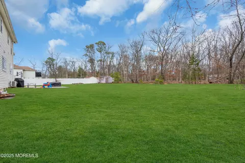 Exterior - 17 Danielle Ct, Jackson, NJ 08527 photo 7 of 10