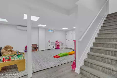 Entry Way - 17 Danielle Ct, Jackson, NJ 08527 photo 10 of 12