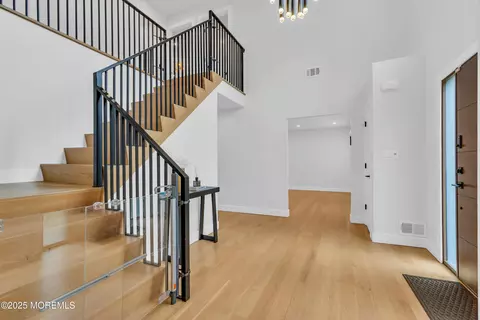 Entry Way - 17 Danielle Ct, Jackson, NJ 08527 photo 3 of 12
