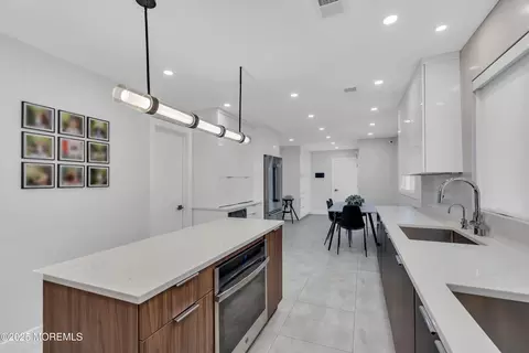 Kitchen - 17 Danielle Ct, Jackson, NJ 08527 photo 4 of 10