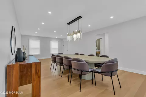 Dining - 17 Danielle Ct, Jackson, NJ 08527 photo 5 of 8