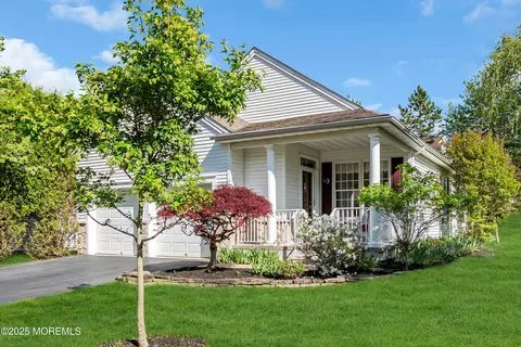 16 Morning Glory Dr, Ocean, NJ 07712