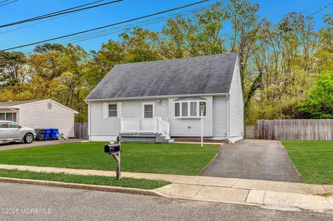 957 Harrison Rd, Toms River, NJ 08753