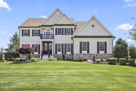 22 Courtney Ct, Freehold, NJ 07728