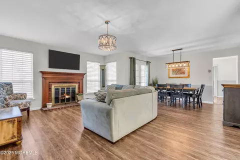 576 Sheffield Dr #B, Manchester, NJ 08759