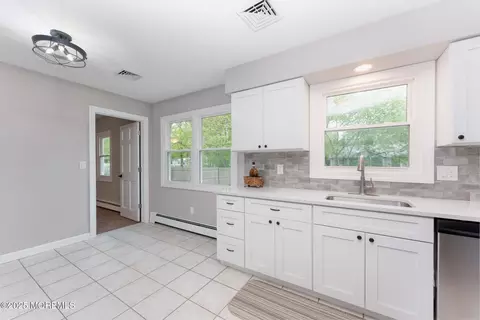 49 Willow St, Waretown, NJ 08758 photo 5