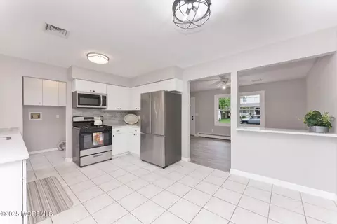 49 Willow St, Waretown, NJ 08758 photo 3