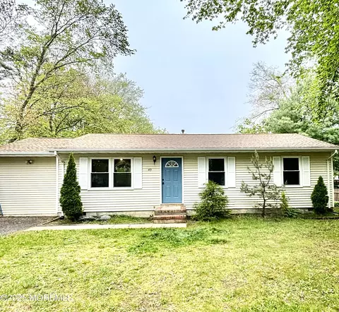 49 Willow St, Waretown, NJ 08758