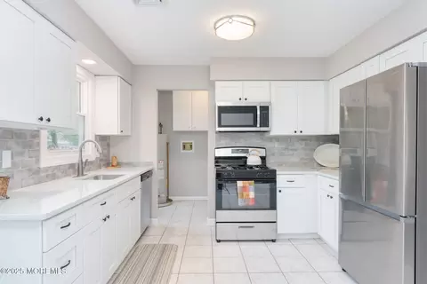 49 Willow St, Waretown, NJ 08758 photo 2
