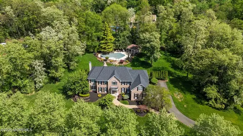 105 Beagle Dr, Manalapan, NJ 07726
