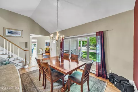 24 Daniel Dr, Middletown, NJ 07748 photo 9