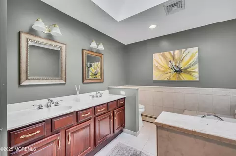 24 Daniel Dr, Middletown, NJ 07748 photo 32
