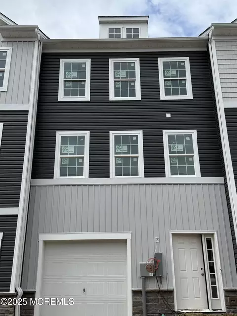 11 Bay Breeze Dr, Waretown, NJ 08758