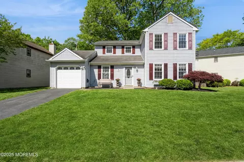 8 Admirals Row, Freehold, NJ 07728