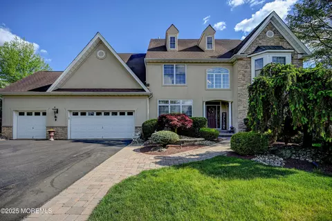 97 N Parsonage Way, Englishtown, NJ 07726