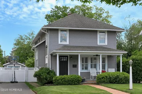 24 Forman St, Fair Haven, NJ 07704