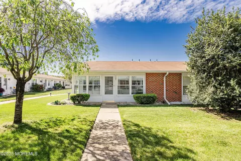 1154 Argyll Cir # A, Lakewood, NJ 08701