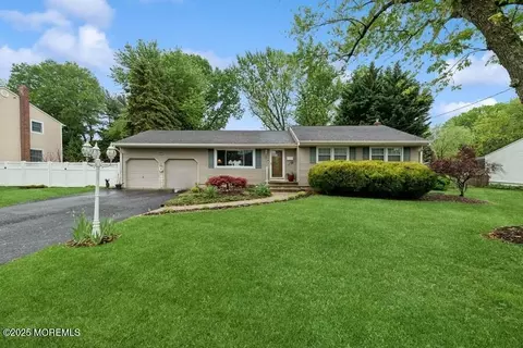 10 Crescent Rd, Holmdel, NJ 07733
