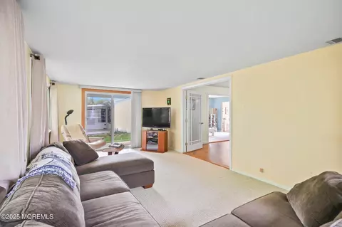8 Rushmore Dr, Brick, NJ 08724 photo 13